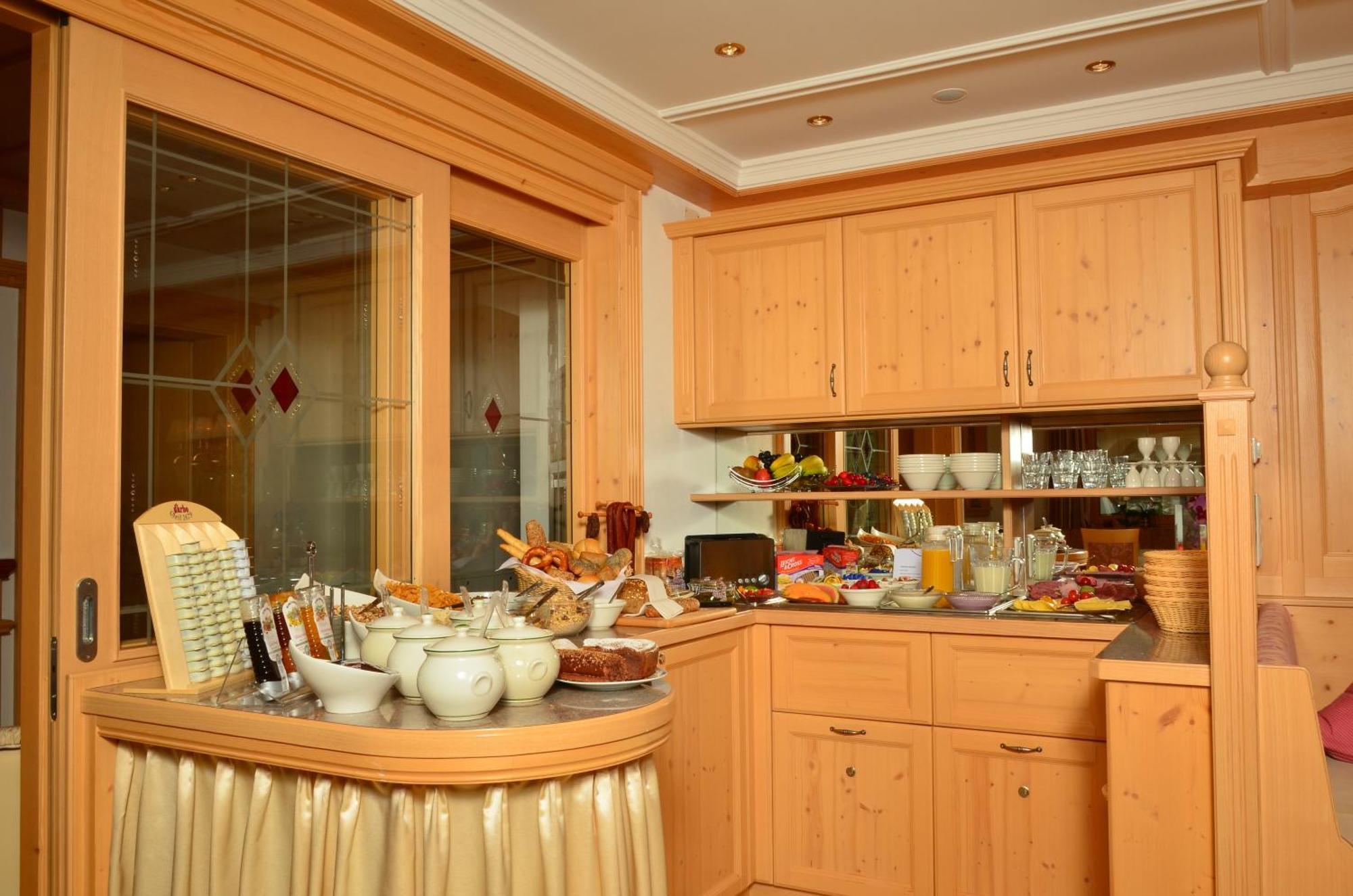 Ferienschloessl Harmonie Hotel Holzgau Bilik gambar