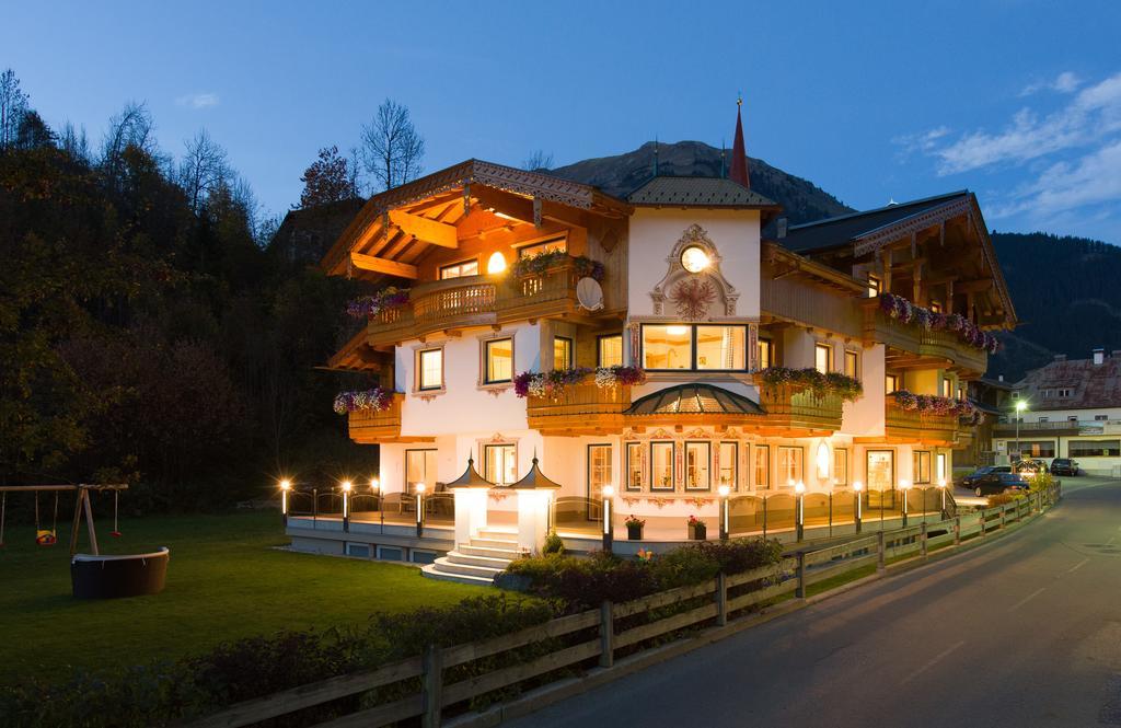 Ferienschloessl Harmonie Hotel Holzgau Luaran gambar