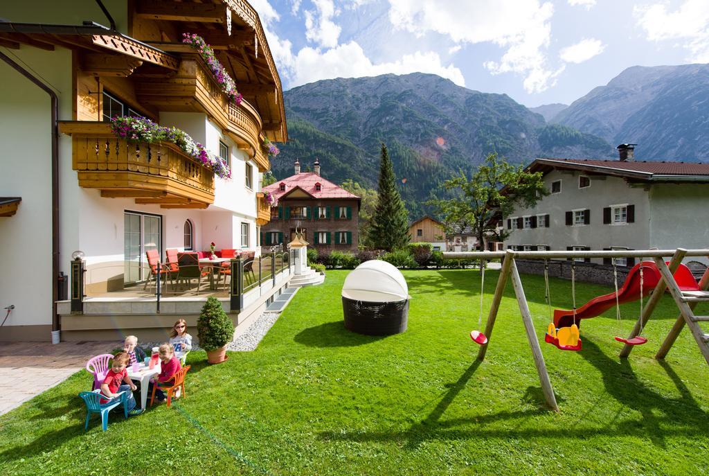 Ferienschloessl Harmonie Hotel Holzgau Luaran gambar